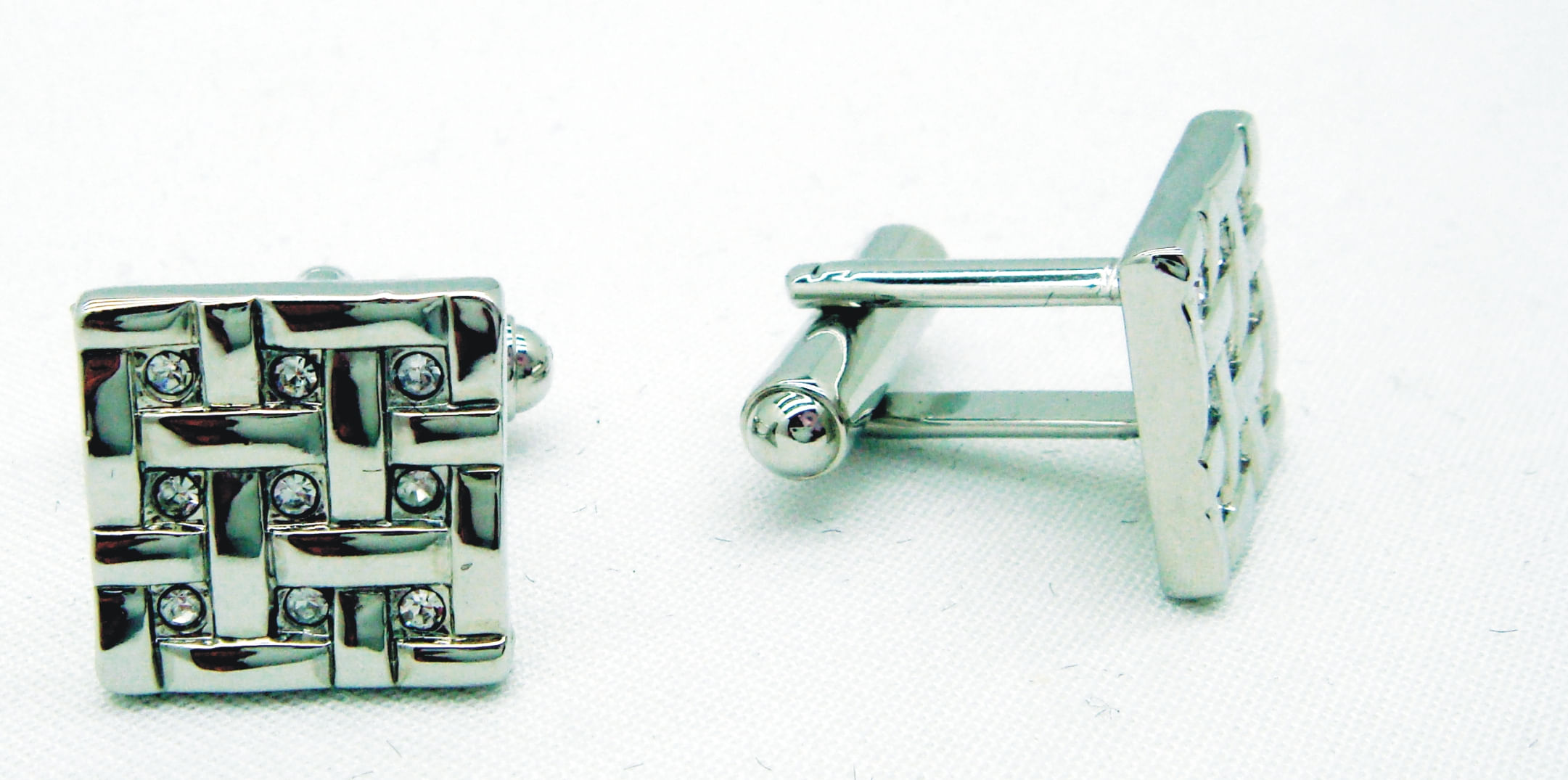 Abotoadura Quadrada Prata Com Trama Cestavada E Strass - Hover