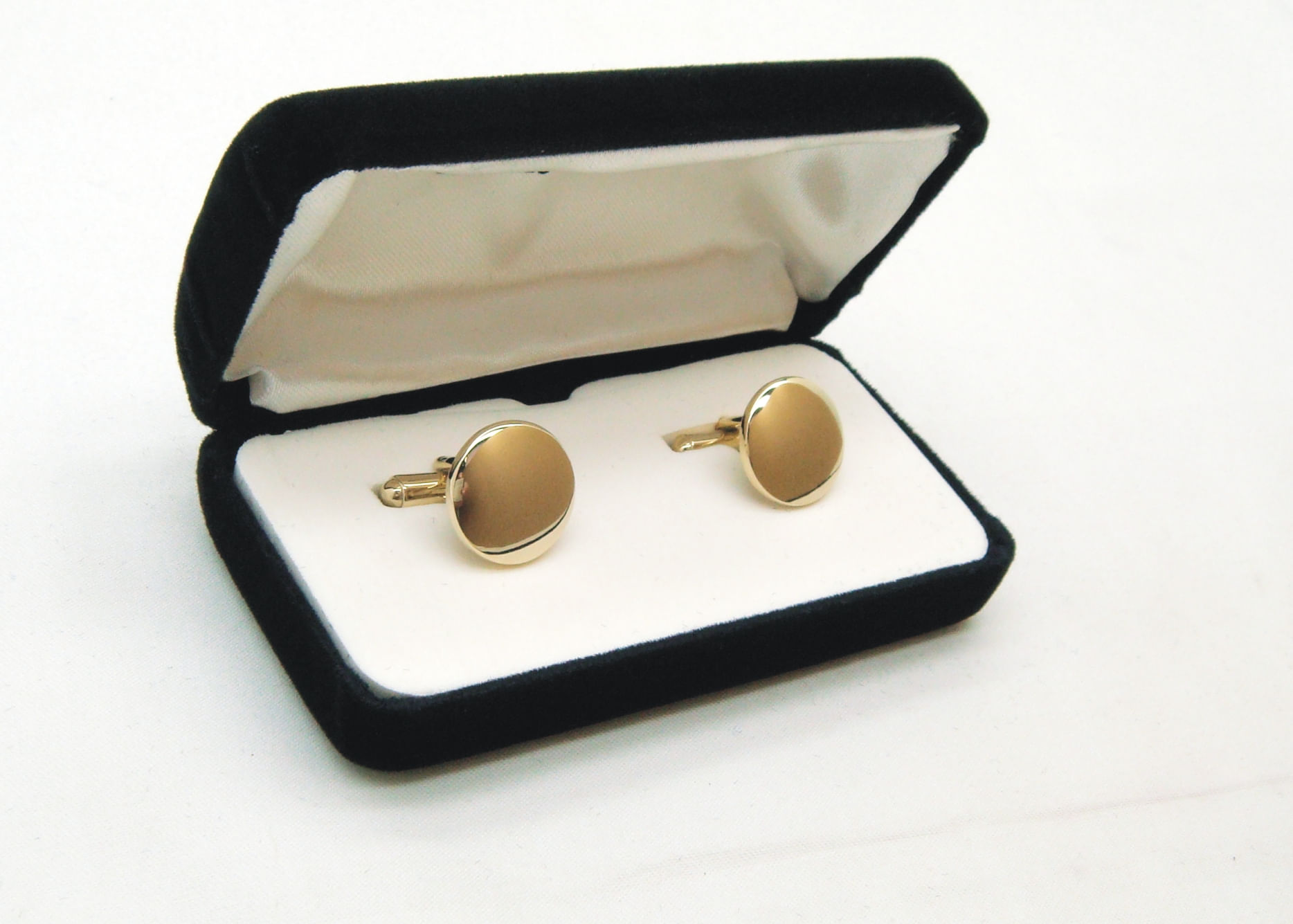 Abotoadura Redonda Dourada Lisa - Hover