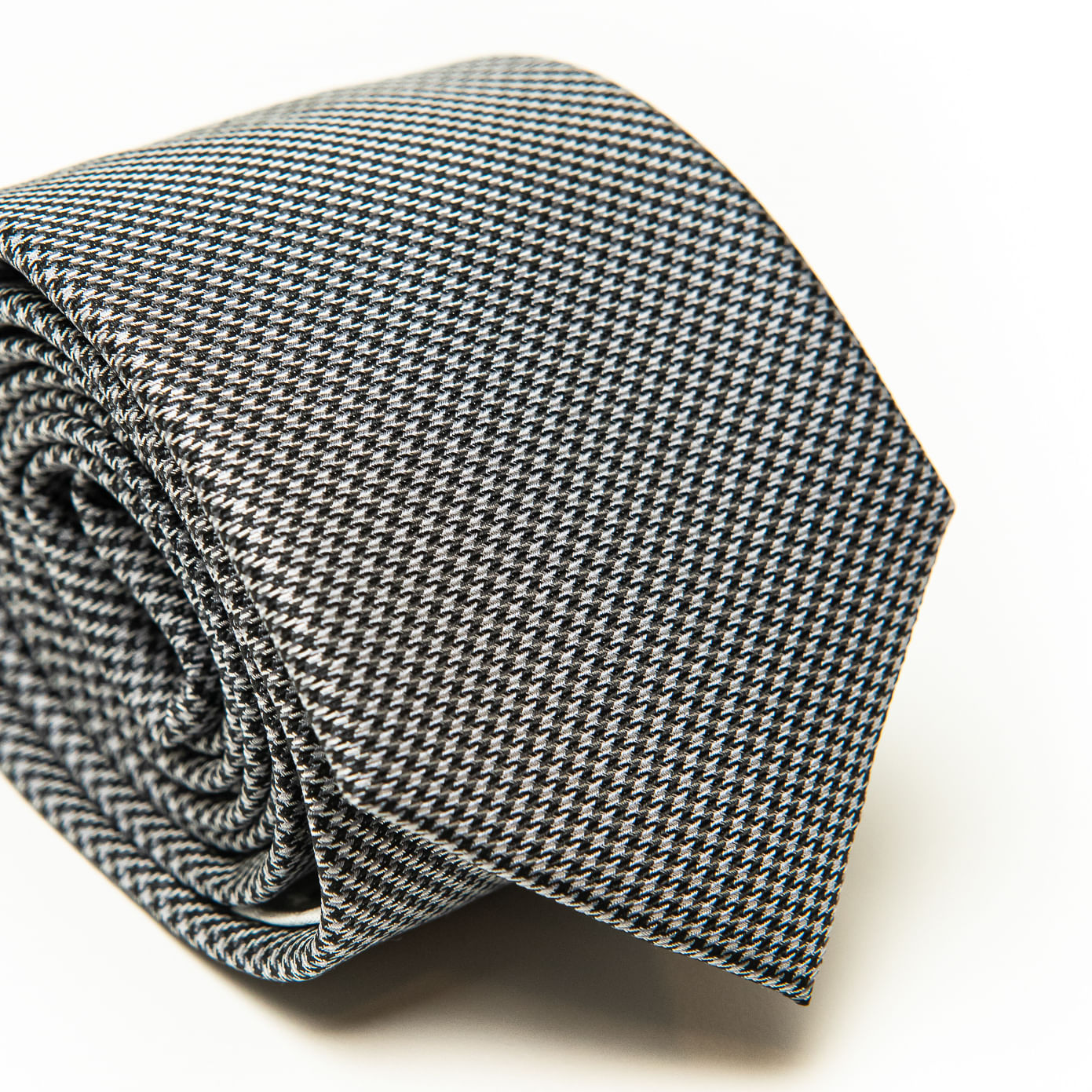 Gravata Tradicional Seda Pierre Cardin Preta E Branca