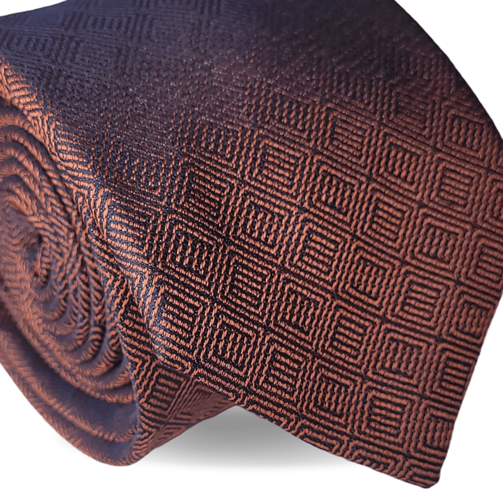 GRAVATA TRADICIONAL POLIÉSTER JACGUARD FURTACOR MARROM E VINHO